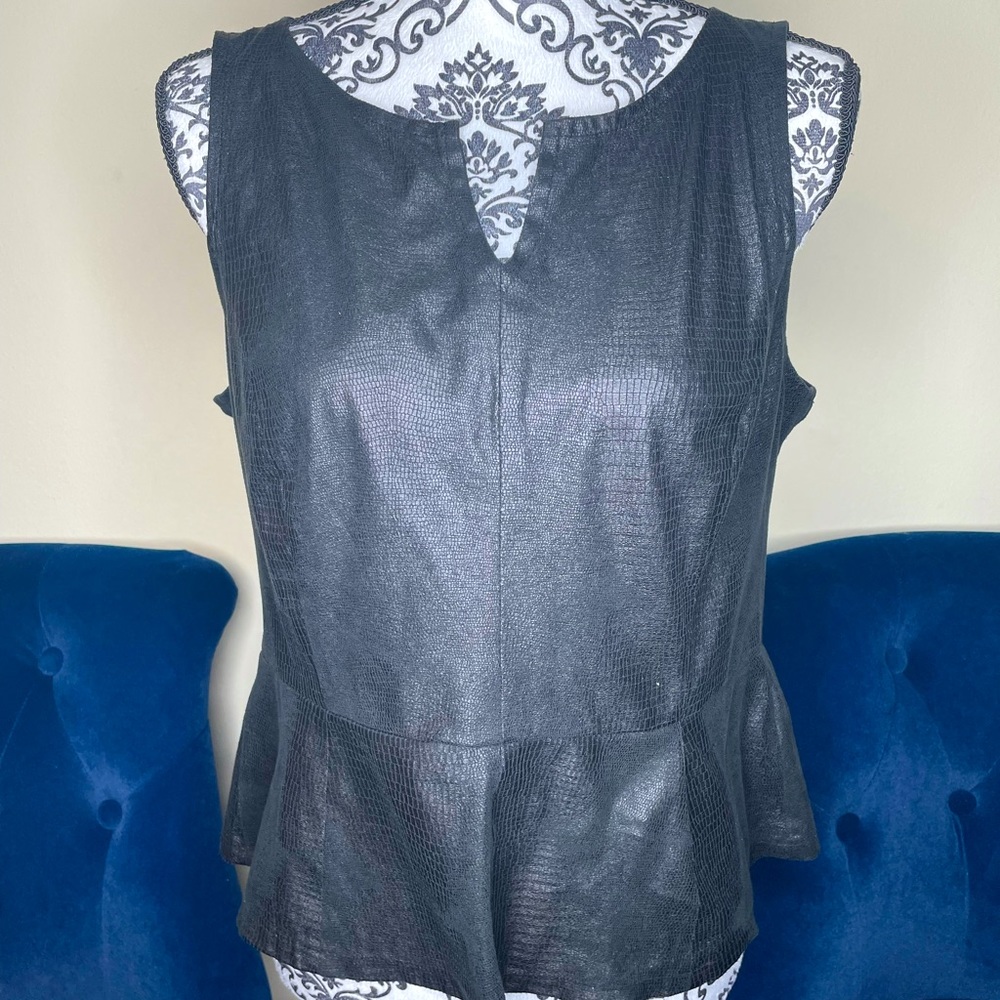 Chelsea and violet peplum short sleeve top